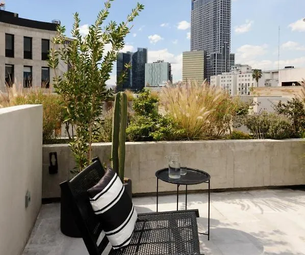Apartment New! Historic Colonial Duplex In Downtown